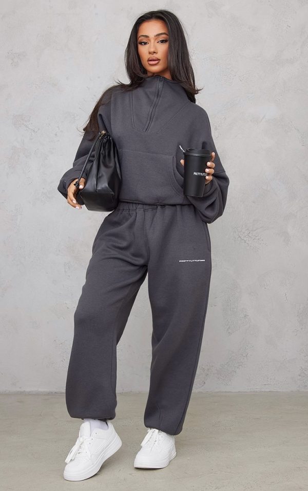 PRETTYLITTLETHING Petite Charcoal Sweatpant