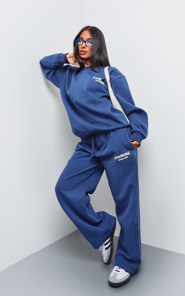 PRETTYLITTLETHING Petite Navy Premium Print Straight Leg Sweatpants