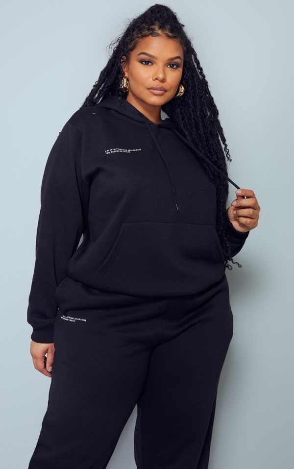 PRETTYLITTLETHING Plus Black Est 2012 Printed Oversized Hoodie