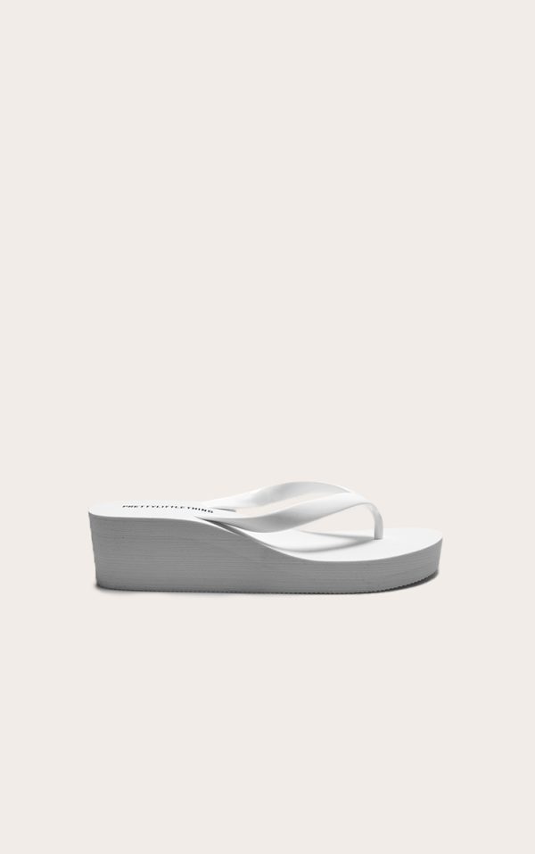 White Round Toe Simple Platform Flip Flops