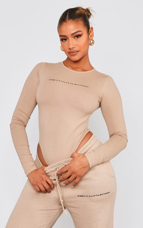 PRETTYLITTLETHING Mocha Logo Long Sleeve Bodysuit