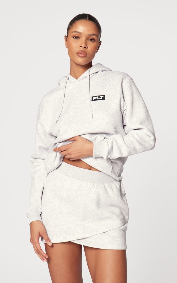 PRETTYLITTLETHING Ash Grey Logo Badge Detailed Oversized Hoodie