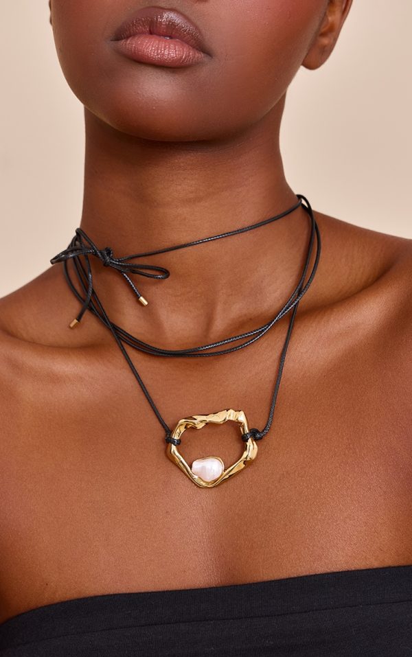 Gold Plated Textured Pendant Necklace with Pearl Detail