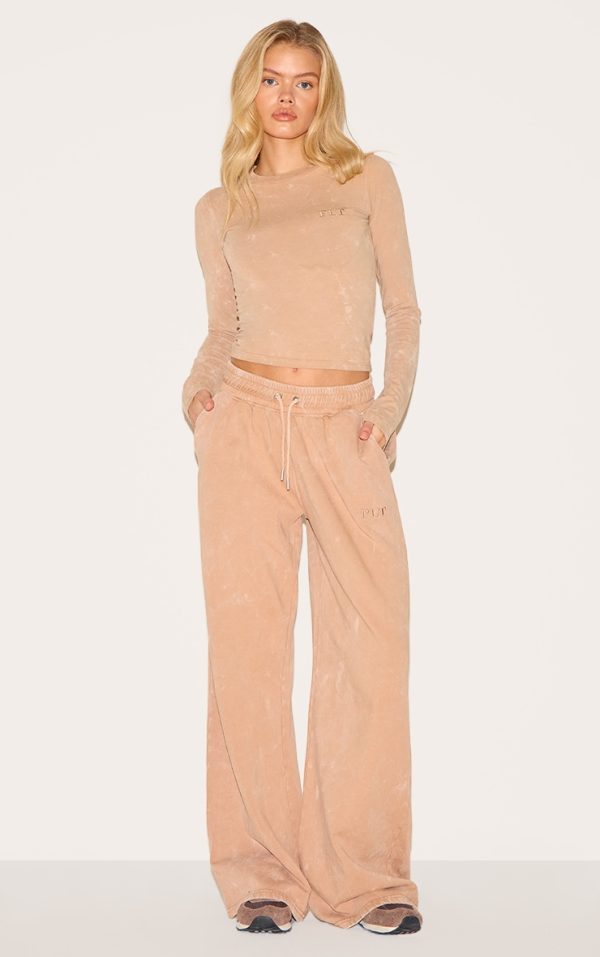 PRETTYLITTLETHING Sand Washed Low Rise Oversized Wide Leg Sweatpants