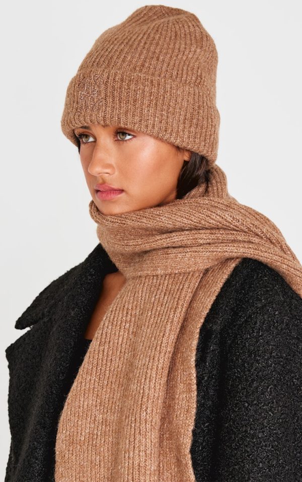 PRETTYLITTLETHING Cappuccino Rib Logo Beanie