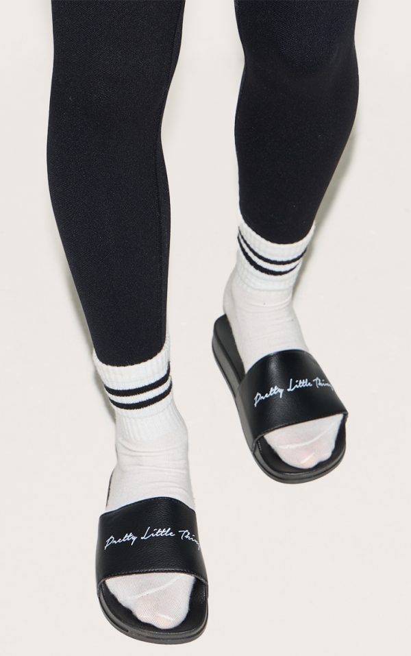 PRETTYLITTLETHING Black Graphic Slides