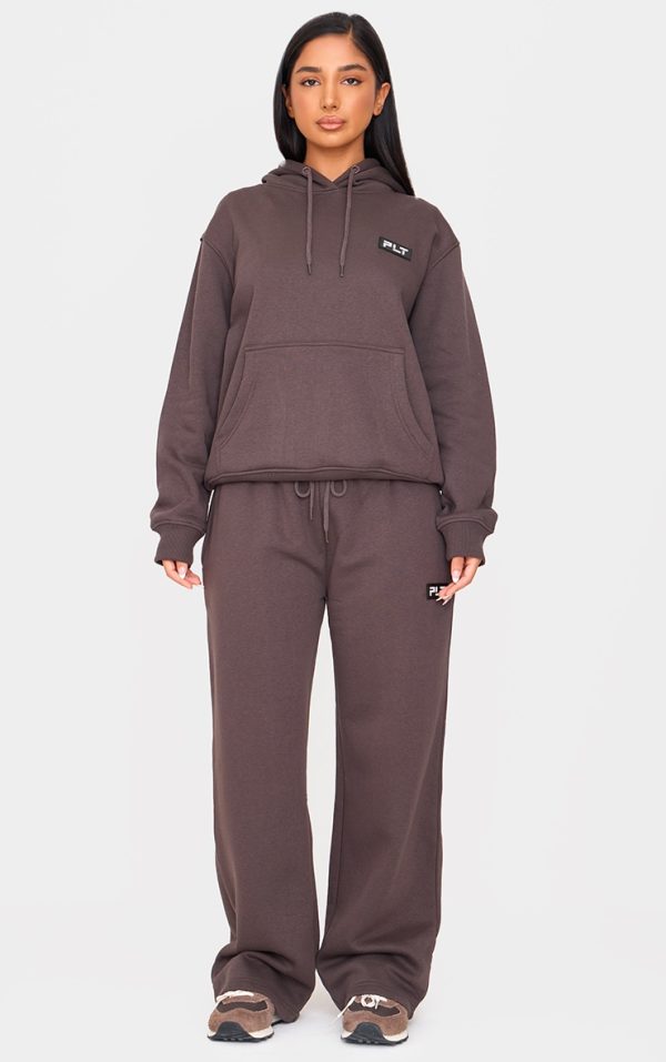 PRETTYLITTLETHING Petite Charcoal Straight Leg Badge Detail Sweatpants