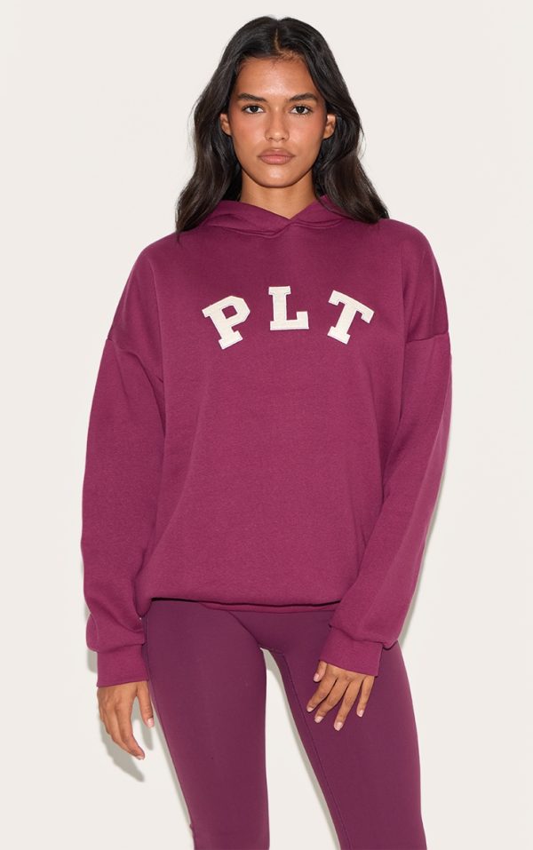 PRETTYLITTLETHING Plum Contrasting Print Logo Oversized Hoodie