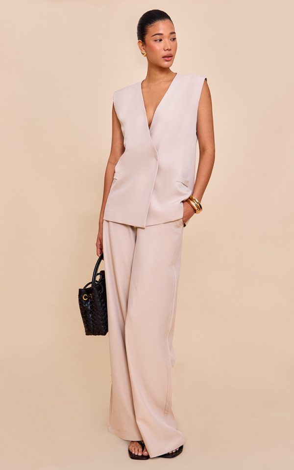 Clay Woven Extreme Wide Leg Pleated Mid Rise Wide Leg Pant