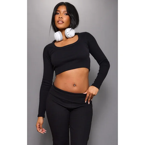 Black Rib Scoop Neck Long Sleeve Crop Top