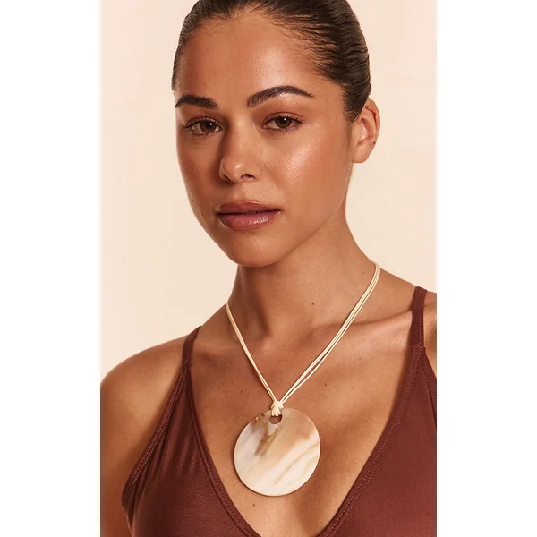 Cream Faux Shell Pendant Necklace