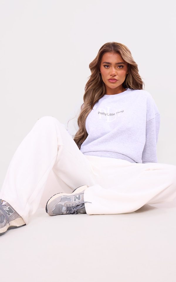 PRETTYLITTLETHING Ash Grey Graphic Oversized Crewneck Sweatshirt