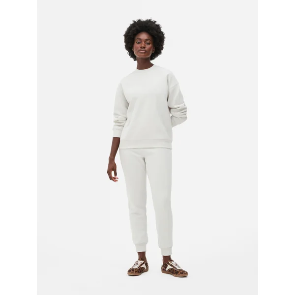 Essential Sweatshirt - Ivory