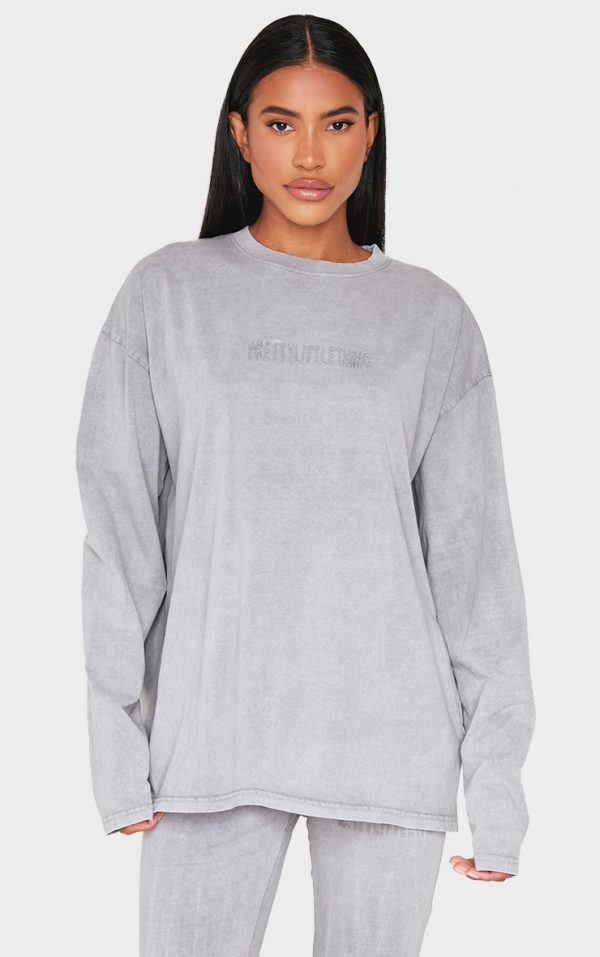 PRETTYLITTLETHING Light Grey Embossed Logo Washed Long Sleeve T-shirt