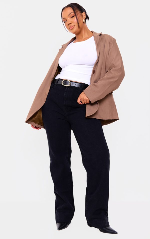 PRETTYLITTLETHING Plus Black Long Leg Straight Jeans