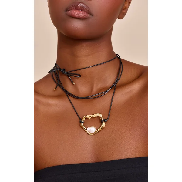 Gold Plated Textured Pendant Necklace with Pearl Detail