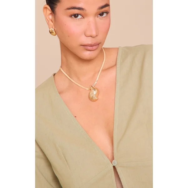 Gold Textured Shell Pendant Necklace