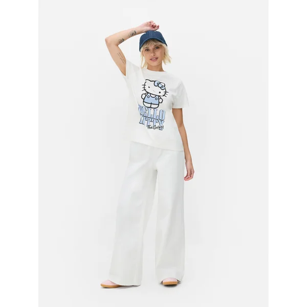 Hello Kitty Graphic T-Shirt - White