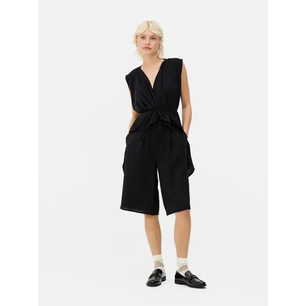 Pleated Bermuda Shorts - Black