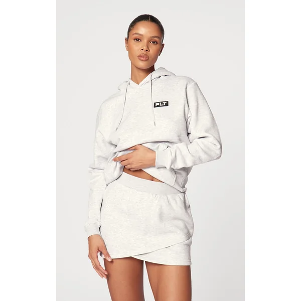 PRETTYLITTLETHING Ash Grey Logo Badge Detailed Oversized Hoodie