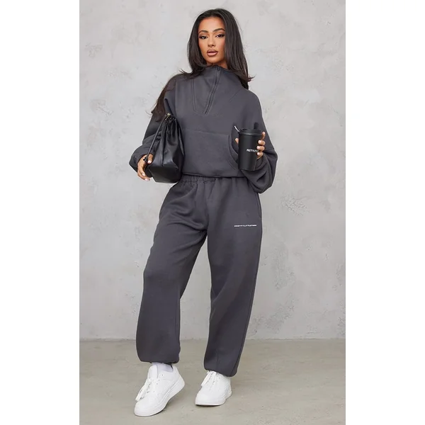 PRETTYLITTLETHING Petite Charcoal Sweatpant