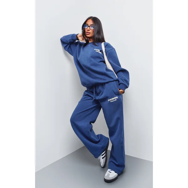 PRETTYLITTLETHING Petite Navy Premium Print Straight Leg Sweatpants