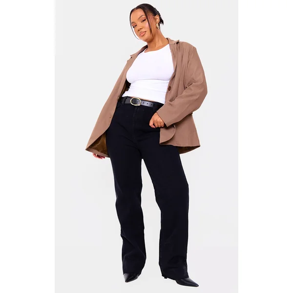 PRETTYLITTLETHING Plus Black Long Leg Straight Jeans