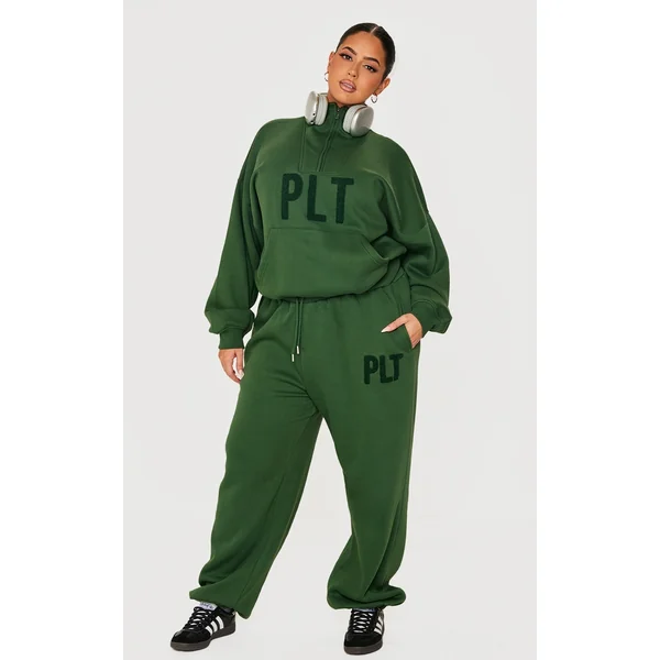 PRETTYLITTLETHING Plus Forest Green Borg Applique Cuffed Sweatpants