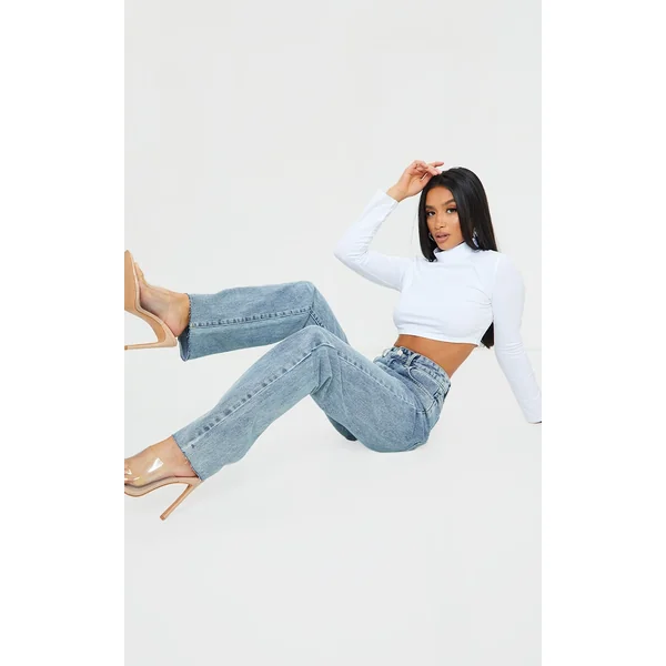 PRETTYLITTLETHING Vintage Petite Wash Long Leg Straight Jeans