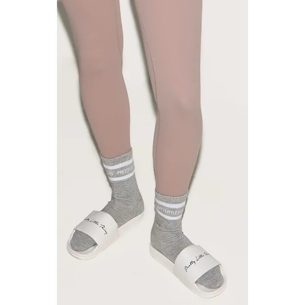 PRETTYLITTLETHING White Slides