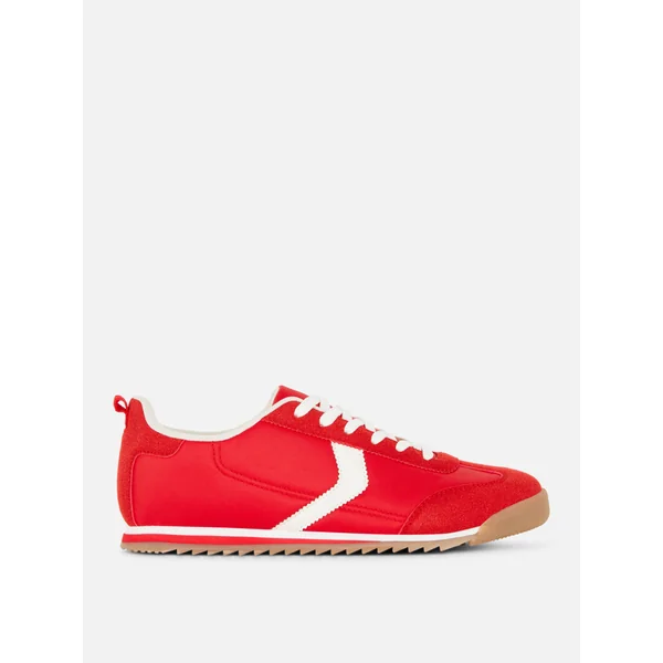 Retro Slim Sneakers - Red