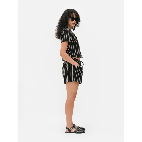 Striped Crinkle Shorts - Black/White