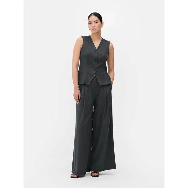 The Edit Three Button Vest - Dark Gray