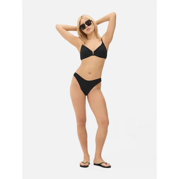 V-Detail Bikini Top - Black
